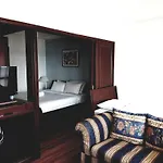 Bintang Suites At Times Square
